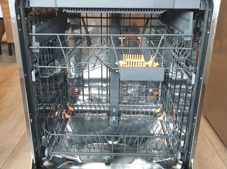 Вградена съдомиялна машина Gorenje GV64161 за части или ремонт