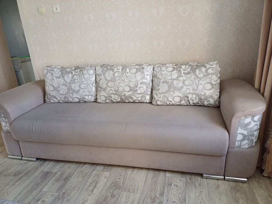 Диван сатылады тап таза