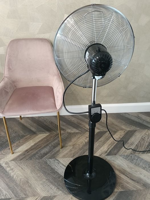 Ventilator cu picior .
