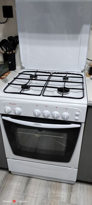 Продам газ плиту