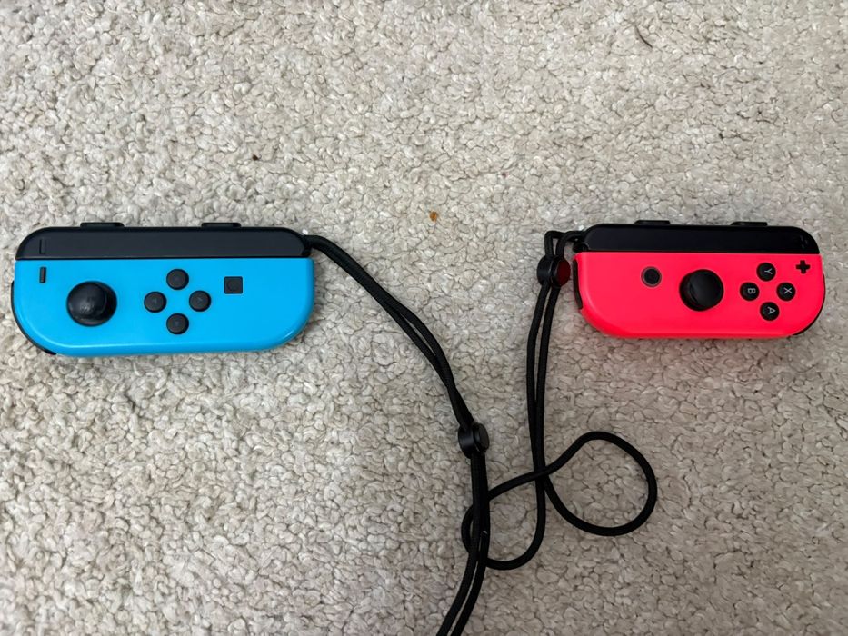 Nintendo Switch (Consolă + Joc Nintendo Switch Sports) - Pachet Complet
