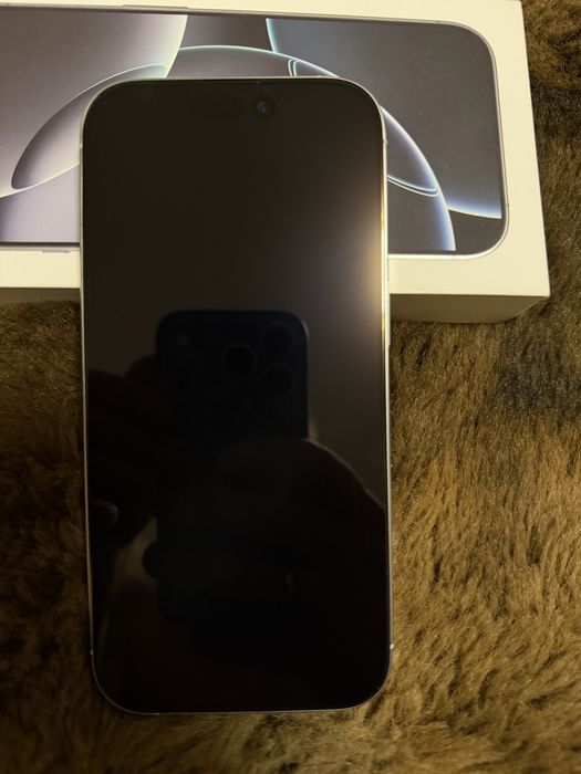 Продам Iphone 16 Pro