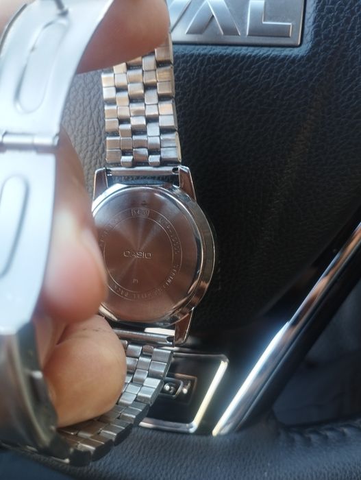 Часы наручные мужские CASIO продам