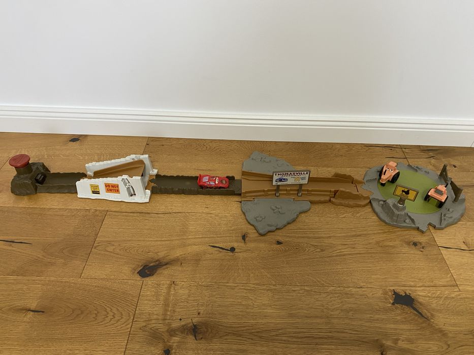 Set de joaca Disney Cars - Smokey’s Tractor Challenge