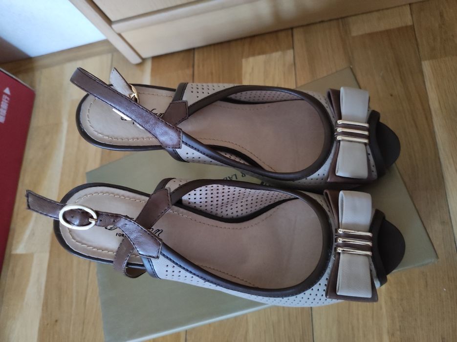 Продам туфли босоножки