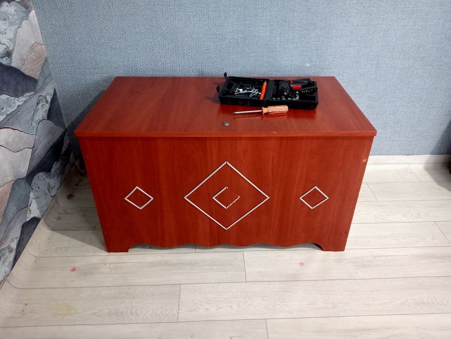 Спальный шифанер, сандук, 2 камод.