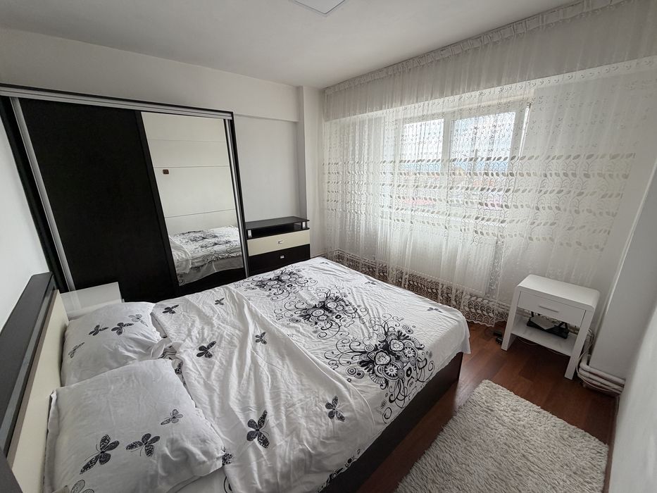 Apartament zona pietii et1