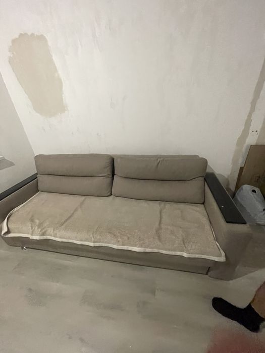 Диван продаю срочно