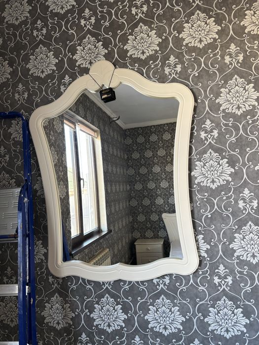 Продам спальную гарнитуру без матраса и парту