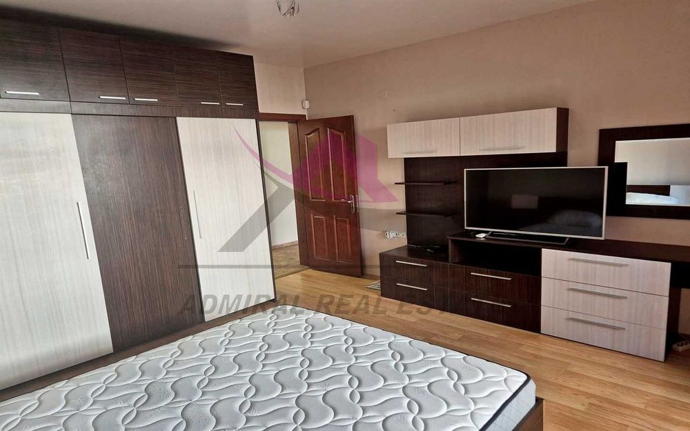 Дава се под наем Тристаен апартамент в Варна, Базар Левски - 107 кв.м за 750 € - Снимка #2
