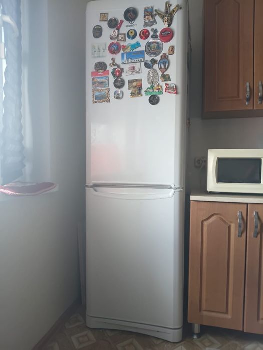 Холодильник Indesit