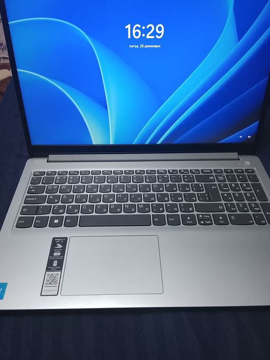 Продавам Лаптоп..