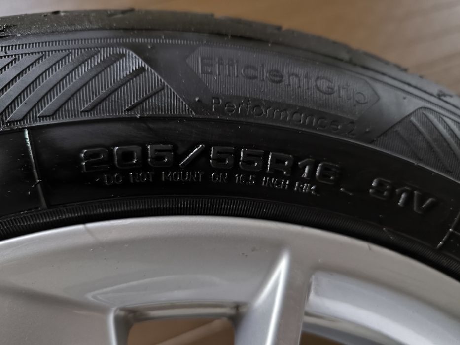 Vând Jante aliaj pe 16 inch + cauciucuri de vara  205/55/R16 (DOT 2024)