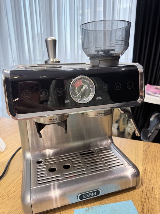 Професионална еспресо машина BEEM с вградена мелачка