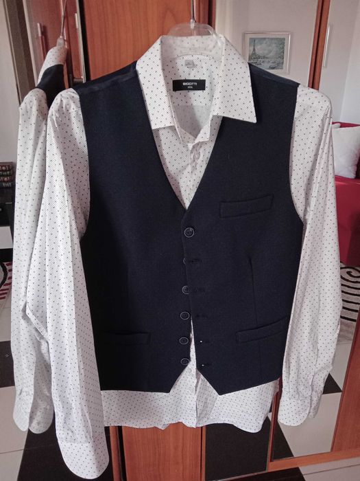 Costum barbatesc nou, gri in carouri, 2 veste: gri si bleumarin