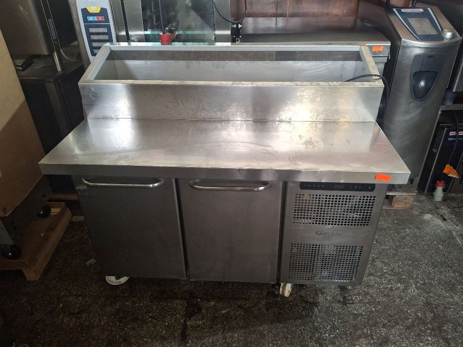 Хладилна маса пица GRAM