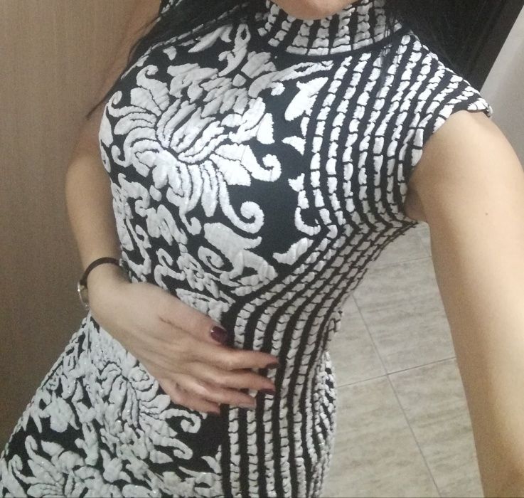 Страхотна рокля без ръкав