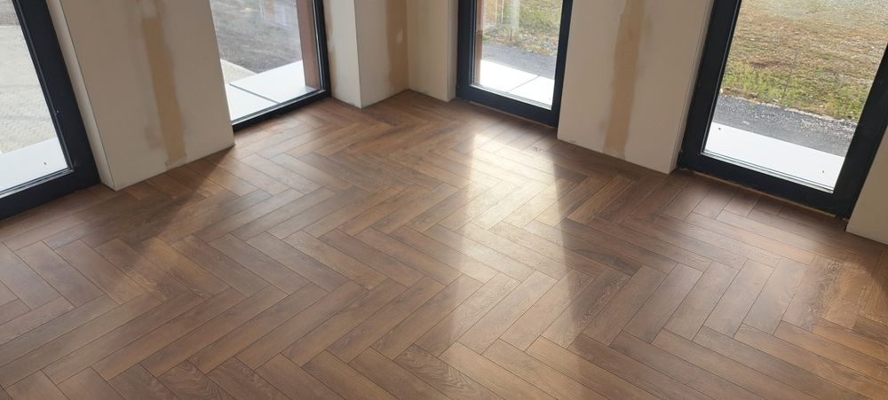 Монтаж ламиниран паркет и CUBU первази