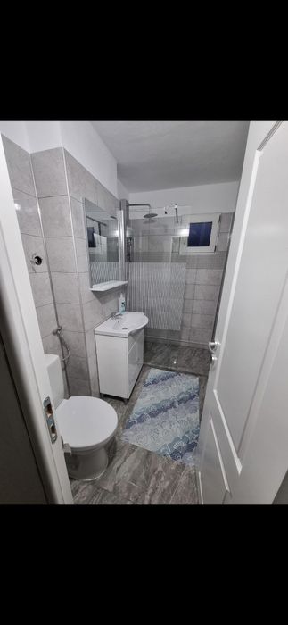 De închiriat apartament 2 camere lângă Poliție