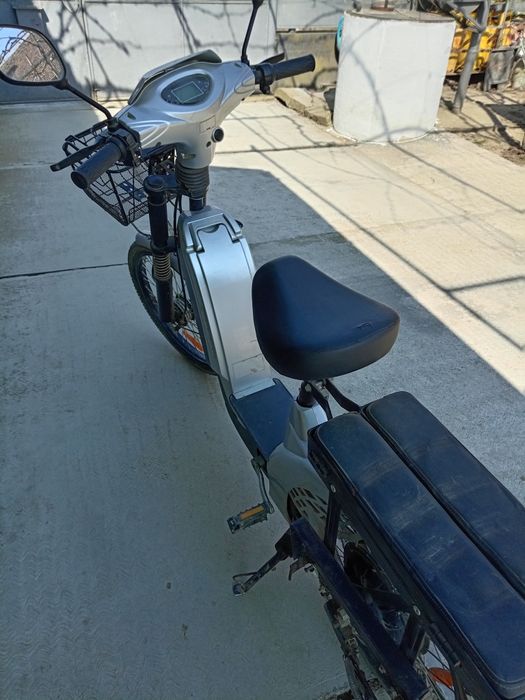 Scuter electric.