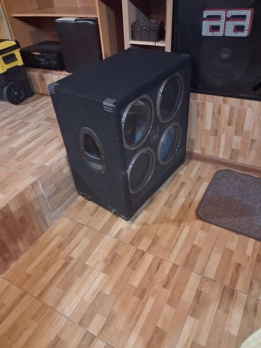 Cutie Cabinet pt chitară bas