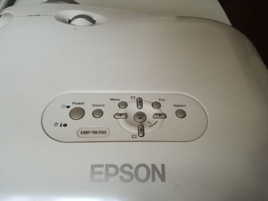 Epson EMP-TW700 проектор