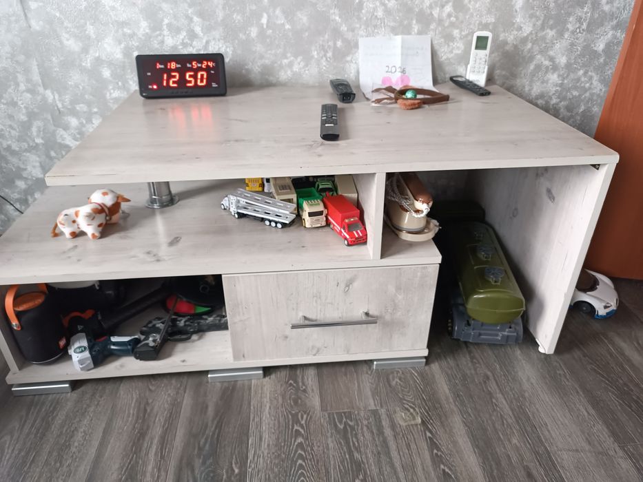 Продам тумбочку!