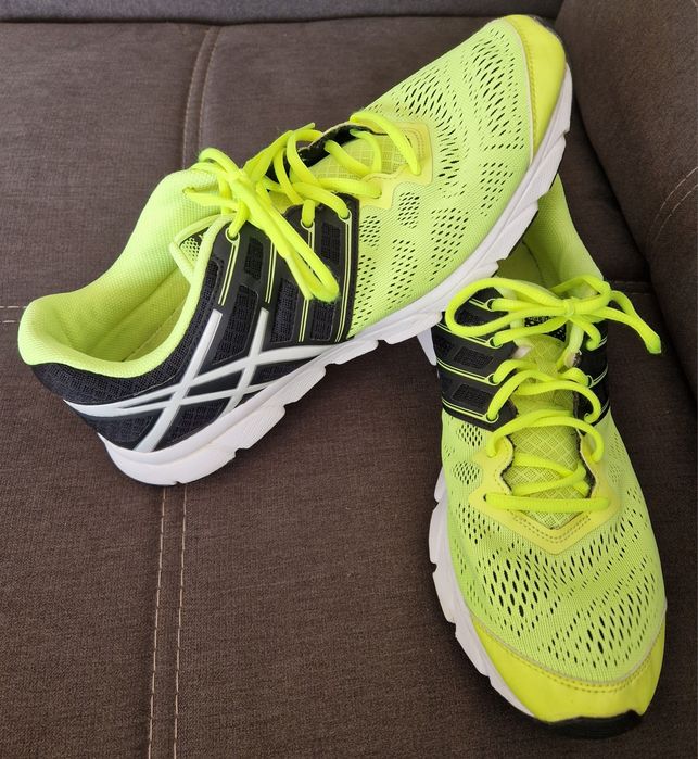 Vând adidași  Asics Gel Evation