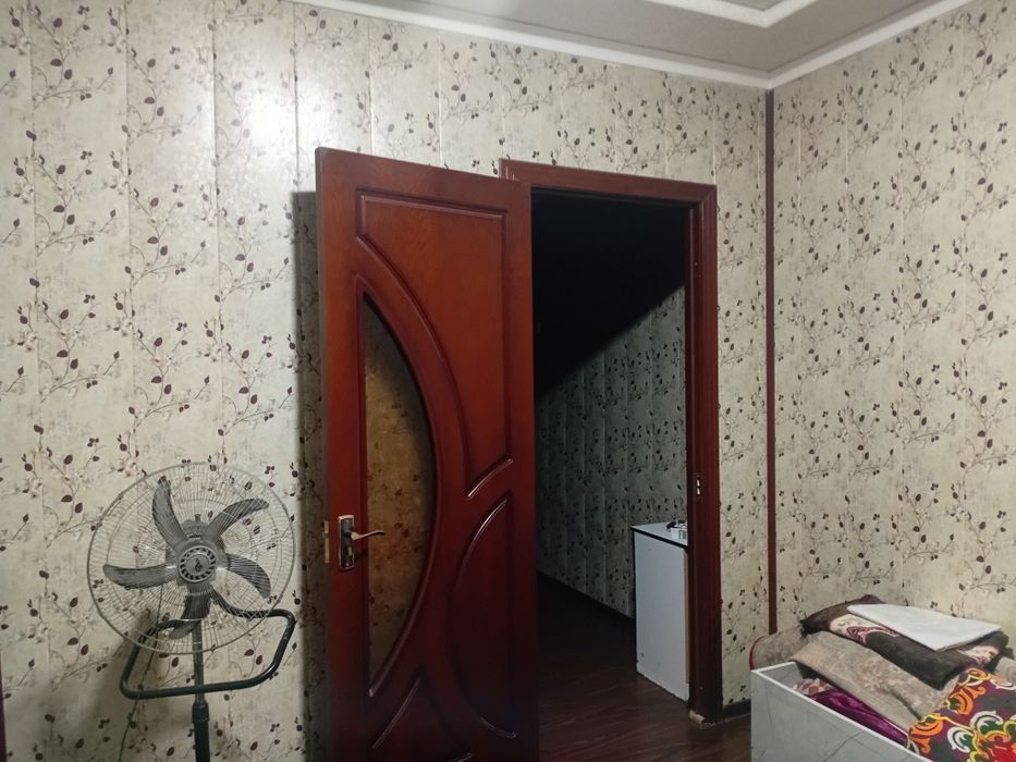 Uy sotiladi yarmi 4.5 sotixdan sal katta