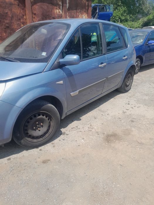 Продавам рено сценик на части