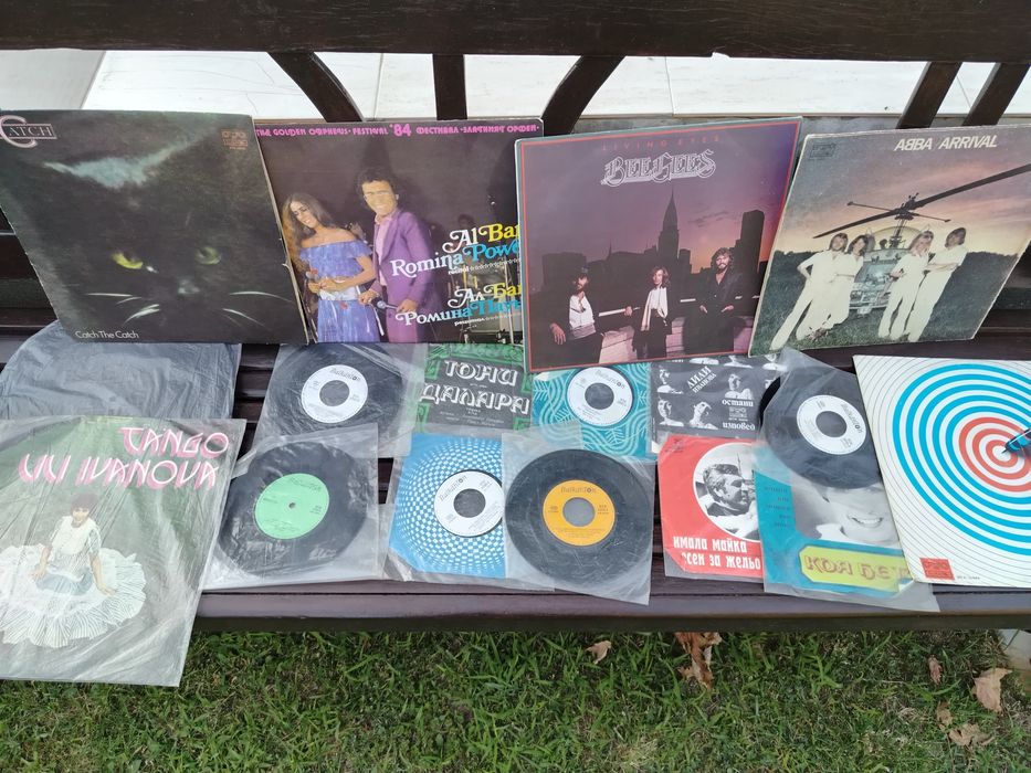 Стари музикални плочи