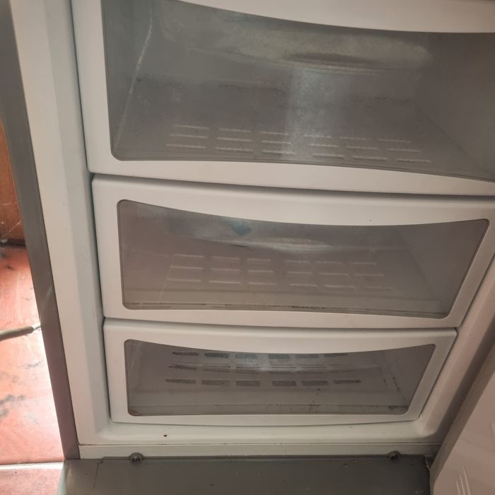 Хладилник с фризер