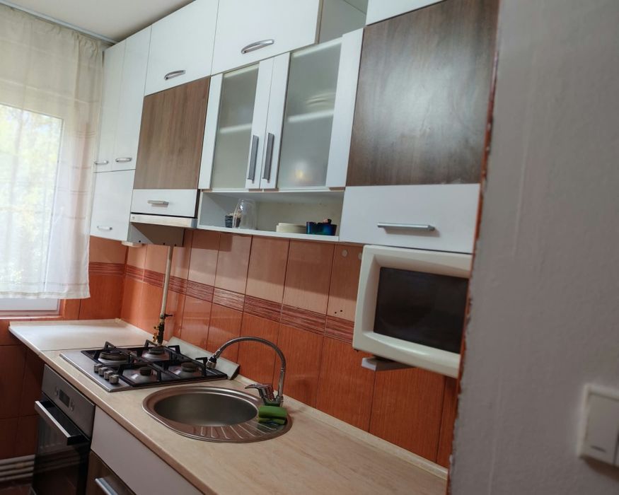 Închiriez apartament