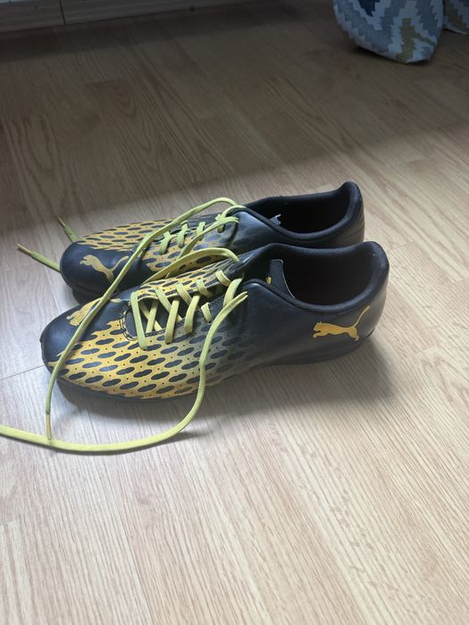 Pantofi de fotbal Puma, pentru barbati
