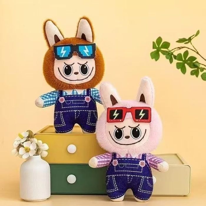 Плюшена играчка Лабубу 25см Labubu с дрехи и аксесоари