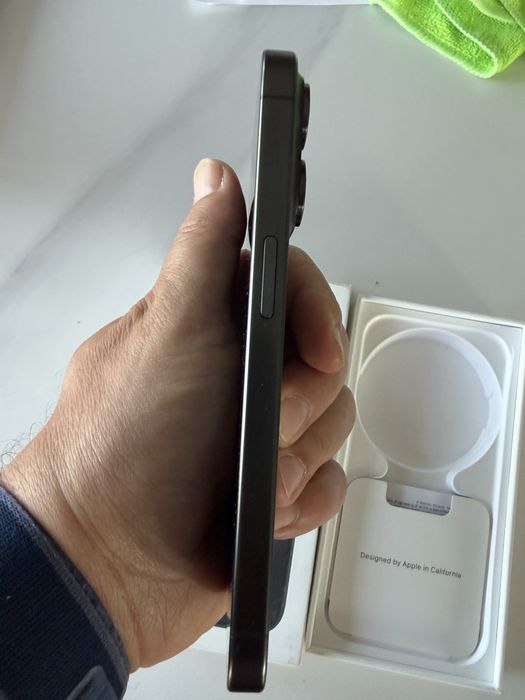 Iphone 15 pro ca nou cumparat de la Altex