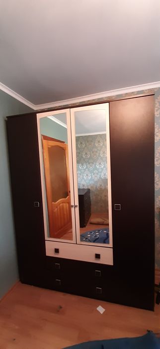 Шкаф для вещей с зеркалом