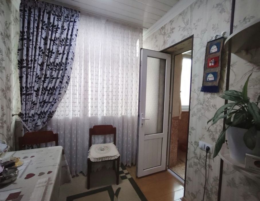 Юнусабад 18, 3/2/4 КиРпИч 77 Серия Балкон 9*2 Частично МеБеЛиРоВаНнАя