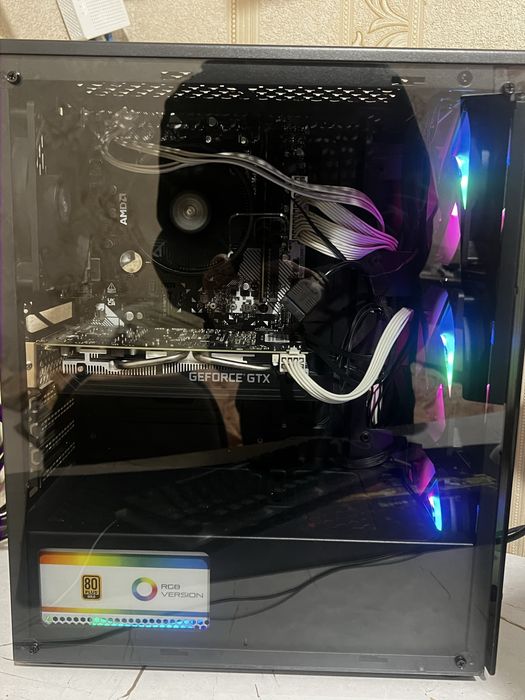 Игровой компьютер почти новый