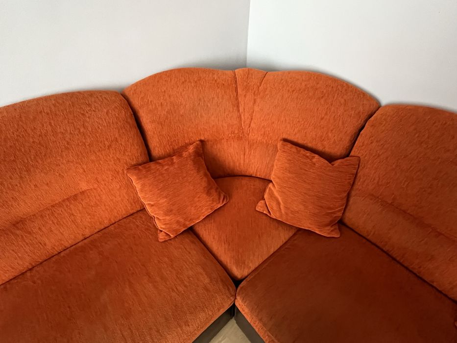 ПРОДАВАМ Холна гарнитура с ЛЕЖАНКА, функция СЪН + 2 табуретки