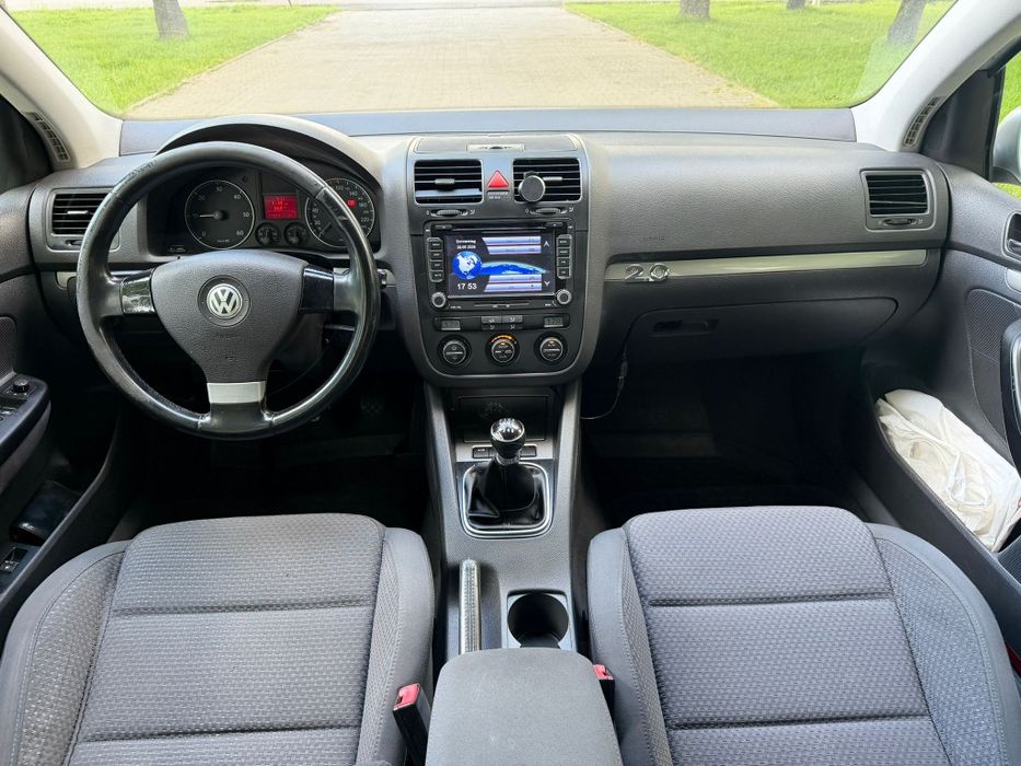 Vând Golf V  *An 2004 * 2.0 TDI *Manual