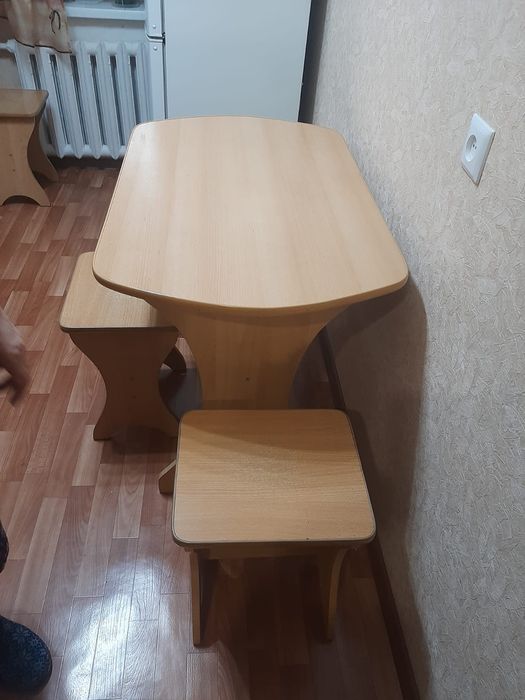 Стол кухня б.у 20000