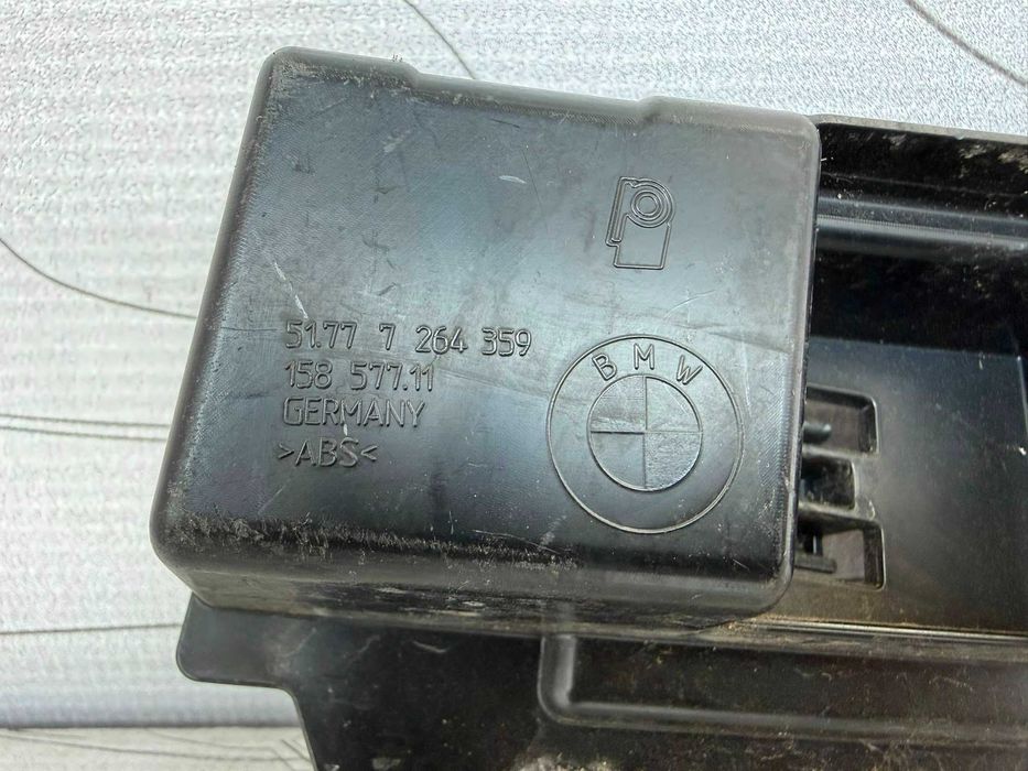 Suport Ghidaj Prag Lateral Stanga BMW Seria 1 F20 F21 2012 / 2011-2019 Cod OEM 51777264359 (5B2)