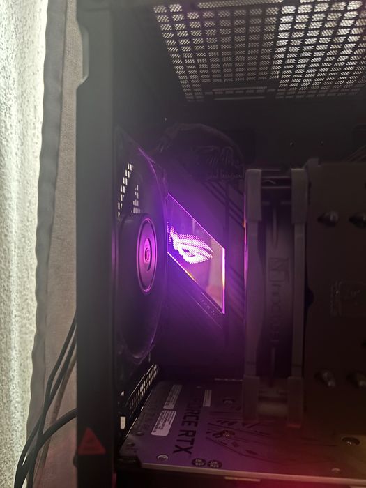 Asus Rog Strix  Z590-F Gaming WIFI + Intel Core i7 11700KF