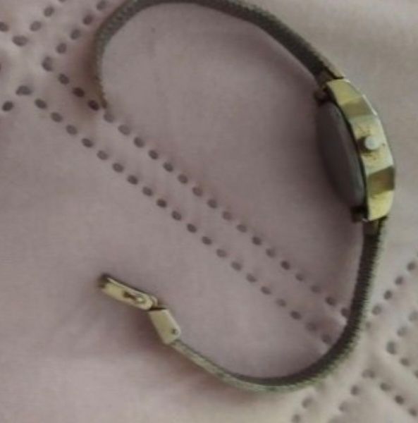 Дамска верижка и часовници