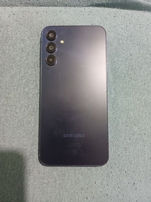 Samsung Galaxy A 15 cu displayul spart. Placa este ok