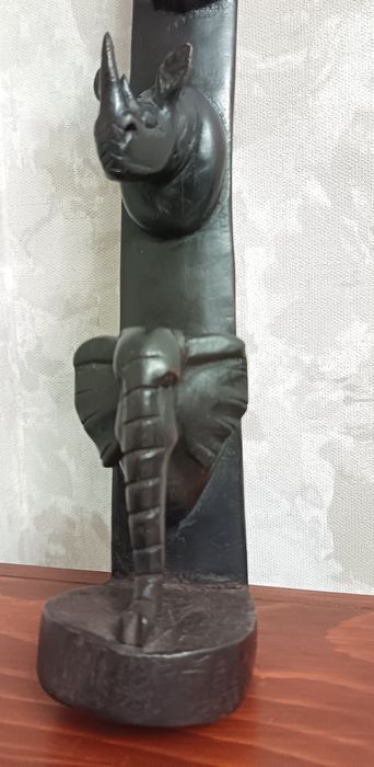 Африканска дърворезба, скулптора, сувенир, пано, тотем.