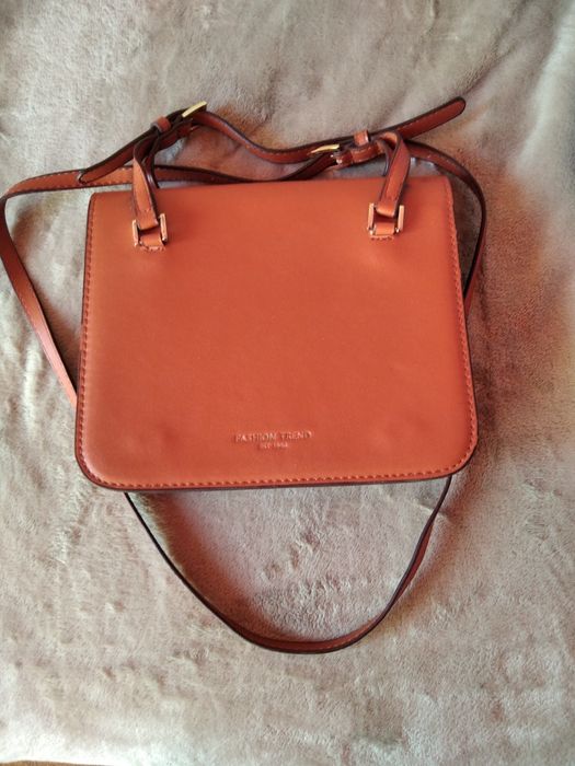 Vand geanta de umar maro pentru femei