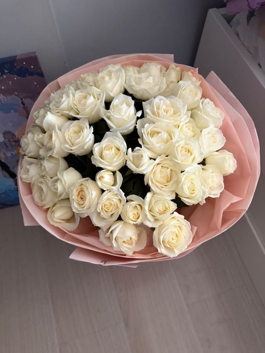 Свежие цветы… түнде әкелген…шикарные..