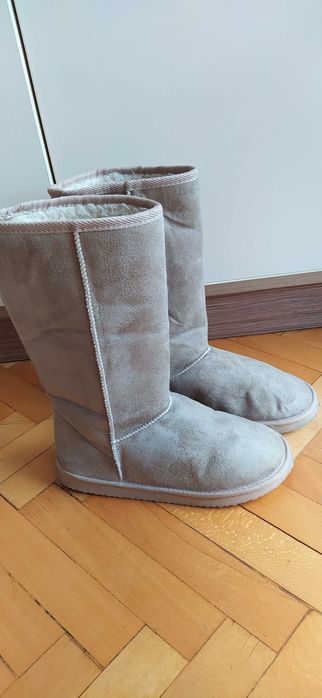 Топли дамски интериорни ботуши от каракул